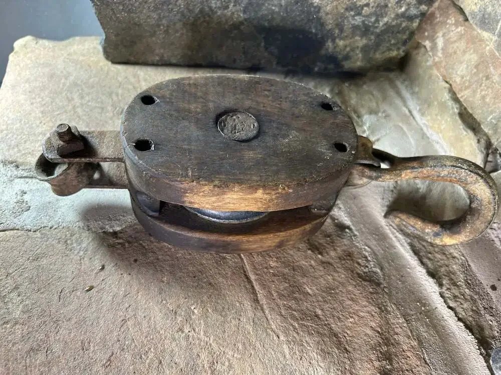 Antique Barn Farmhouse Wooden Metal Pulley Decor Steampunk READ